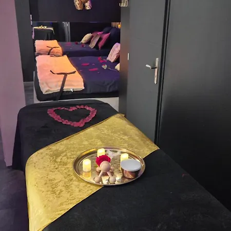 Apartment De Luxe Erotique Chic Coursan