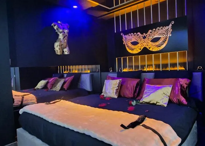 De Luxe Erotique Chic * Coursan