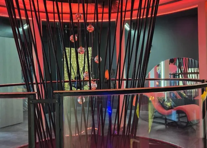 De Luxe Erotique Chic * Coursan