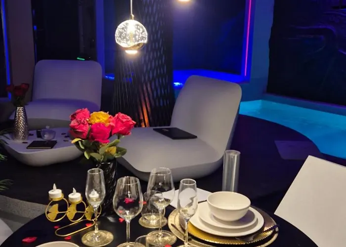 De Luxe Erotique Chic Coursan